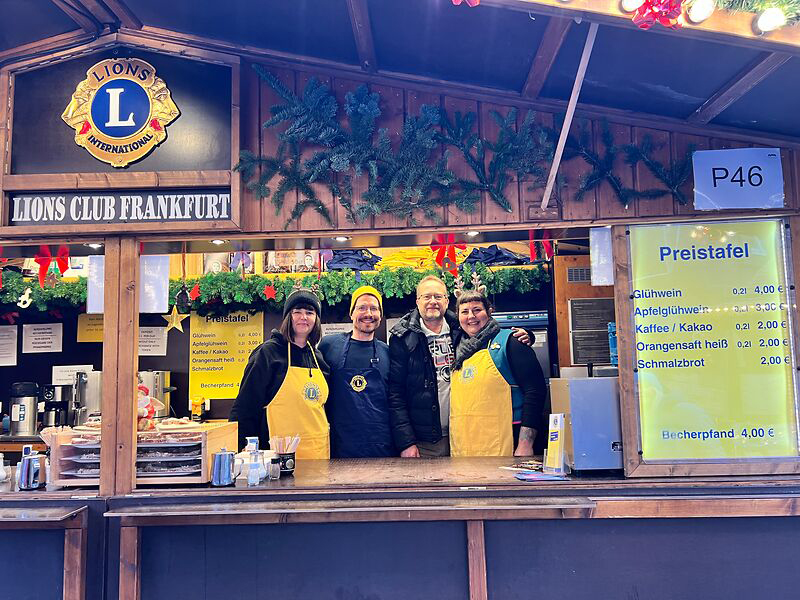 Jana Creutzburg, Sebastian Ruppert, Maria Hauf (Lebenshilfe) und Andrzjei Kowalewski (Lions, 2. von rechts)