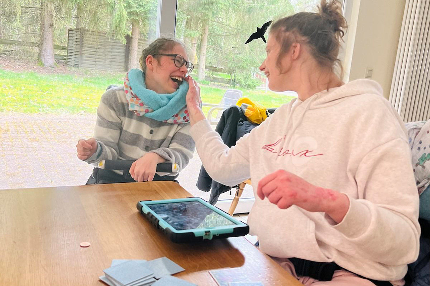 Gemeinsam lachen und neue Freundschaften schließen.