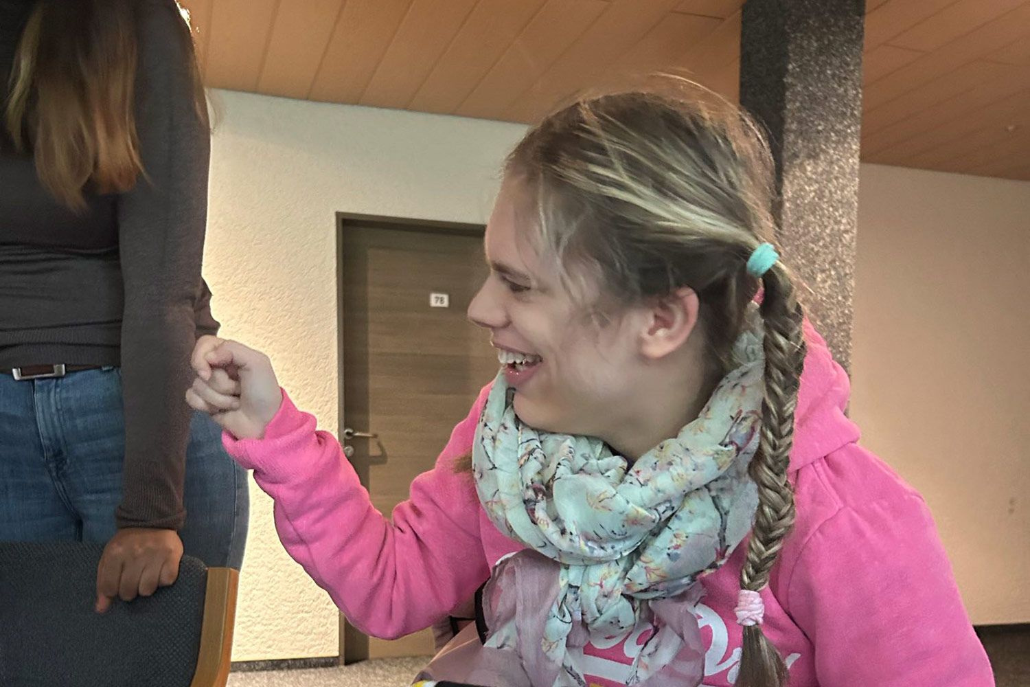 Lachen gehört zu den Reisen dazu.