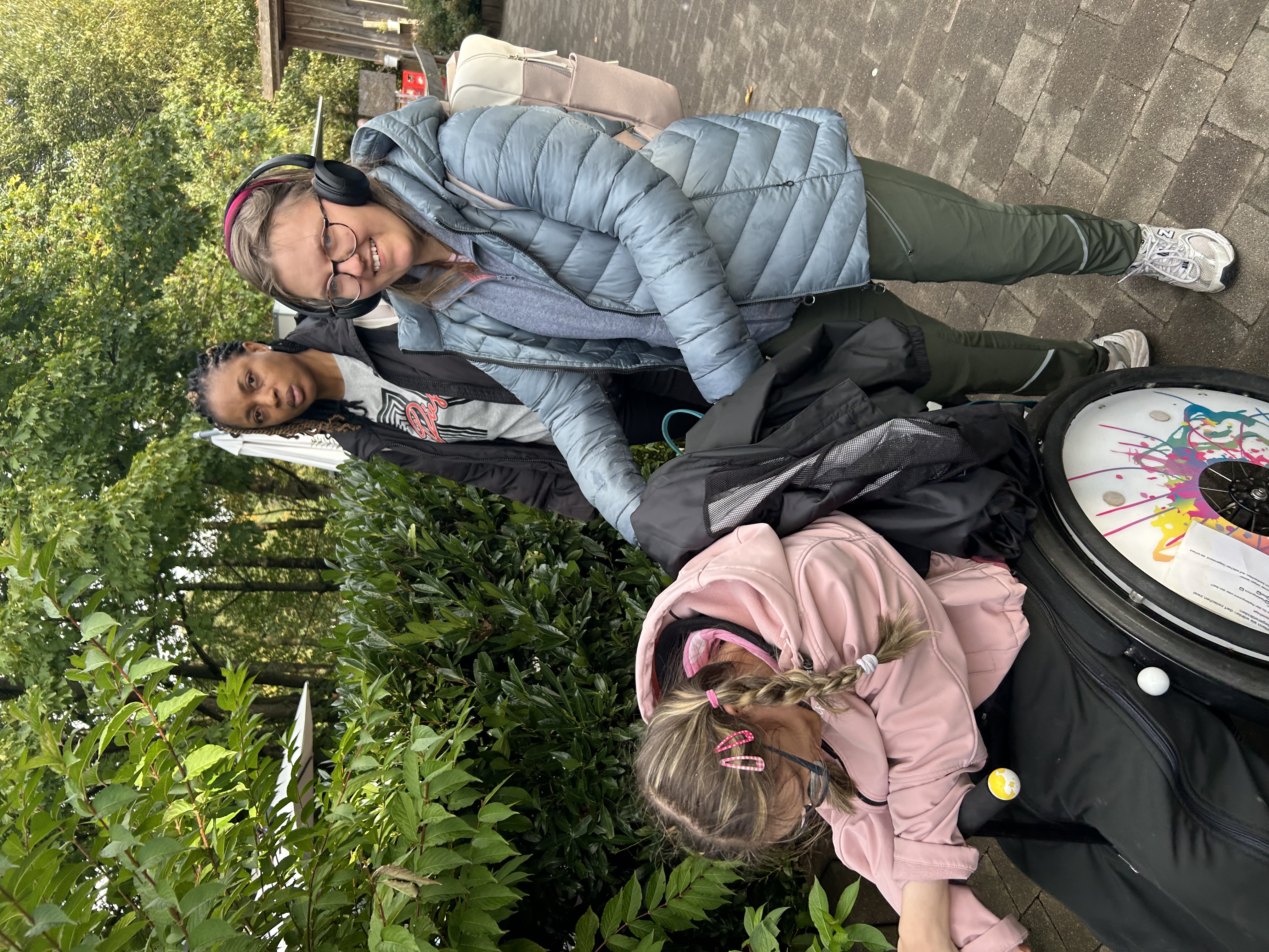 Auf jeder Reise ist gegenseitige Unterstützung sehr wichtig.